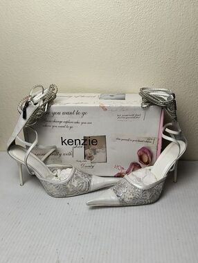 EKOL Made In Italy 38/7.5 Off White Lace High Heels Pointed Toe Stiletto